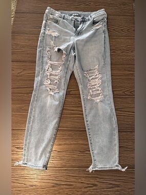 American Eagle Outfitters Light Blue Ripped Boyfriend Jeans